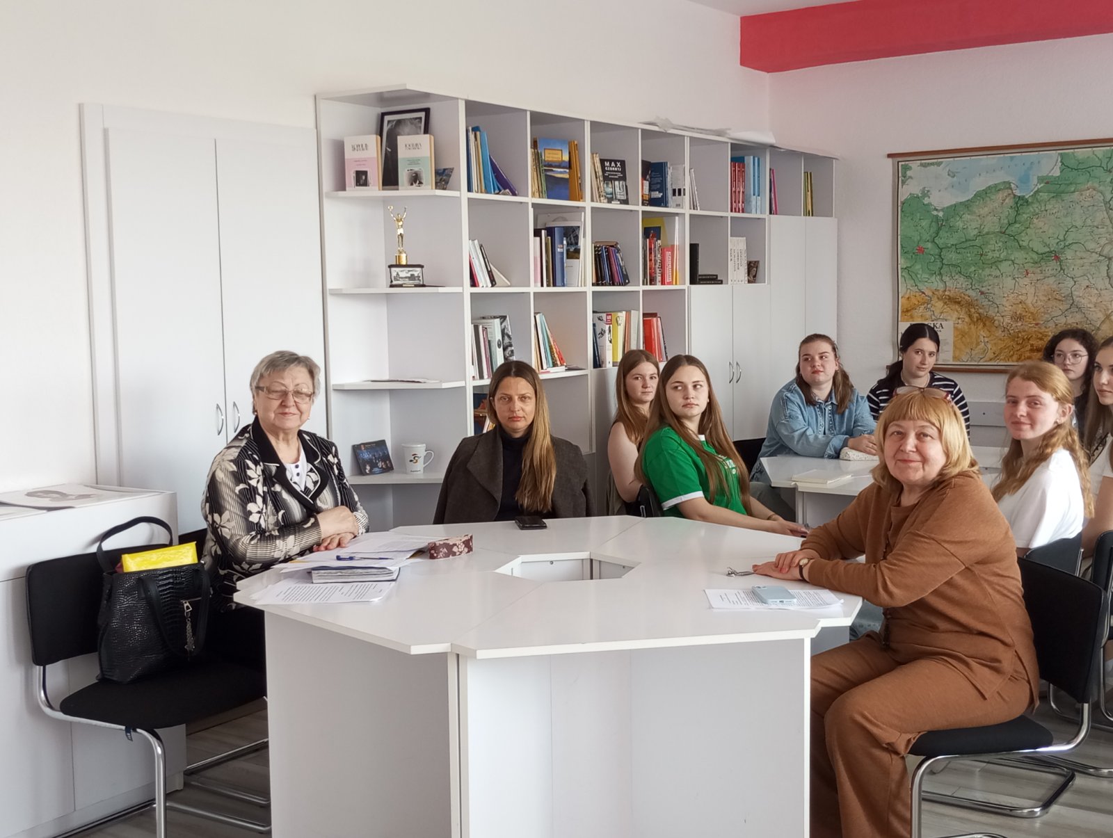 Слухачами лекції були студенти-філологи і викладачі кафедри української мови та славістики.jpg